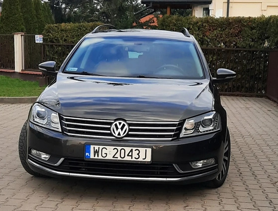 Volkswagen Passat cena 36300 przebieg: 300000, rok produkcji 2014 z Garwolin małe 46